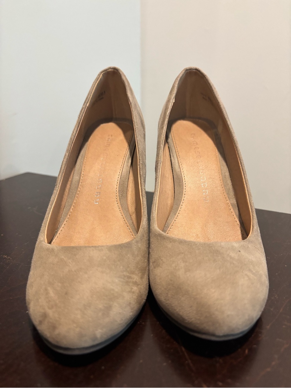 Chinese Laundry Classic Women's Taupe Suede Round-Toe Pumps